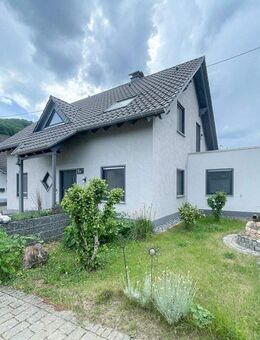 Neuwertiges Einfamilienhaus in Ralingen-Wintersdorf mit großem Garten und unverbaubarer Lage - Ralingen