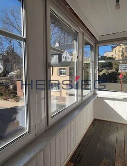 MIT EINBAUKÜCHE UND WINTERGARTEN - Thum