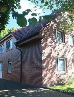 Großzügig, hell und freundlich: Bezugsfreie Oberwohnung mit Balkon in Weener - Weener