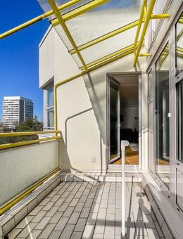 Großzügige 3-Zimmer-Wohnung mit zwei Bädern im Arabellapark! - München