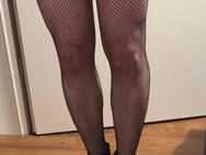 Devote Sissy sucht ihn - Essen