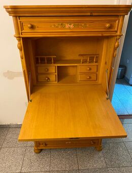 Hochsekretär, antikes Design mit viel Charakter - Königswinter