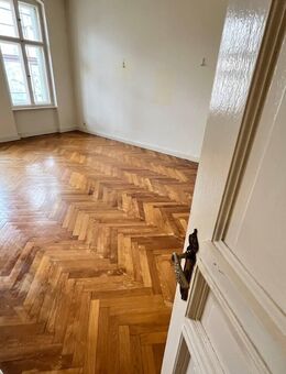 Stuckaltbauwohnung mit Balkon - Berlin