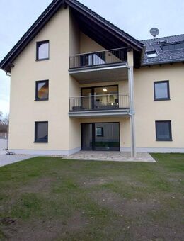 mit grüner Terrasse & Stellplatz, Moderne Eigentumswohnung am Stadtrand von Meißen - Meißen