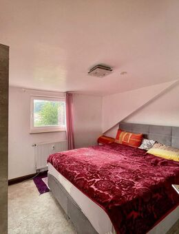 Solide Kapitalanlage: Dreifamilienhaus mit guter Lage in Parsberg - Parsberg