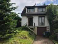 Wannemacher Immobilien **** Einseitig angebautes Wohnhaus in ruhiger schöner Lage von Merchweiler **** - Merchweiler