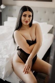 Neu in der Stadt 🔥 Heisse Nicole Julia🔥 freches und megageiles Girl erfüllt Dir Deine Wünsche 🌹 VIP