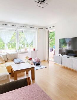 Schöne Wohnung in guter Lage! Renovierte 3 Zi.-Wohnung, zentrumsnah u. ruhig gelegen, inkl. Garage - Traunstein