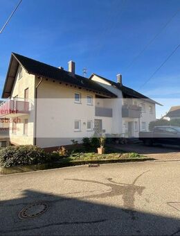 Zwei Häuser - viele Möglichkeiten! DHH und EFH mit großem Grundstück und Hallengarage - Loffenau