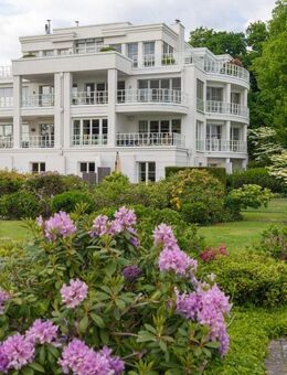 Juwel direkt an der Elbe: Exklusive Maisonette mit 3 Balkonen, 3 Terrassen & großem Garten - Hamburg