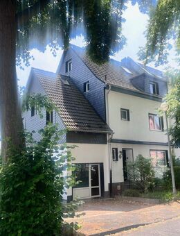 Vielseitige Doppelhaushälfte mit Charme – ideal zum Wohnen, Arbeiten oder als Mehrgenerationenhaus - Leverkusen