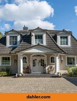 Repräsentative Mansarddachvilla in attraktiver Feldrandlage - Hamburg