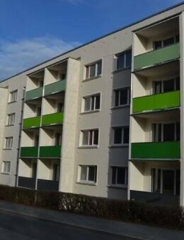 Sanierte 4-Zi.- Wohnung mit Balkon im 1.OG - Rainweg in Saalfeld - Saalfeld (Saale)