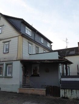 Großzügiges, modernisiertes Einfamilienhaus mit viel Licht, Garten und Stellplatz im Ortskern! - Bad König
