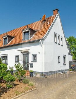 Zwei Wohneinheiten, ein Traumgrundstück - Ihre Chance in bester Lage! - Jüchen