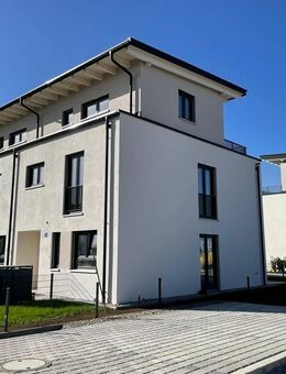 Exklusives Reiheneckhaus zu verkaufen *ERSTBEZUG* - Poing