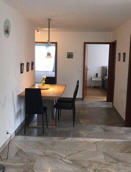 **Großzügige, 3 Zimmer FERIENWOHNUNG am Rhein** - Büsingen (Rhein)