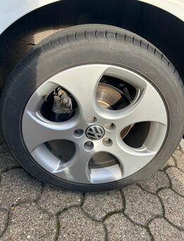 VW Alufelgen 17 Zoll mit Sommerreifen 225/45 R17 5x112 Nankang - Neckarsulm