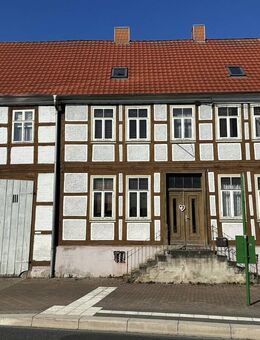Sanierungsbedürftiges Einfamilienreihenmittelhaus in Wrisbergholzen - Westfeld