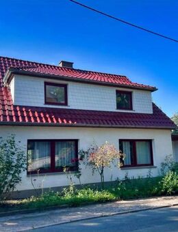 Eeinfamilienhaus mit Souterrain und großem Garten in ruhiger Lage in Möbisburg - Erfurt