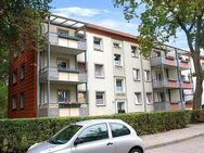 + 2 Zimmer - Großer Balkon + - Calbe (Saale)