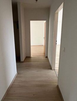 Dachgeschosstraum in Iserlohn- Renovierte 2 Zimmer Wohnung + 2 Monate Mietfrei! - Iserlohn