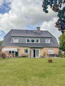 Charmantes Landhaus mit drei Wohneinheiten im Herzen von Stapel - Süderstapel