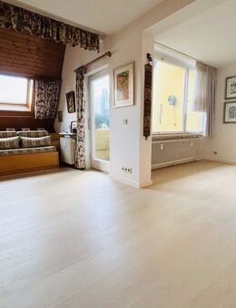 Helle 1-2-Zimmer-Wohnung mit Balkon und PKW-Stellplatz - Meersburg