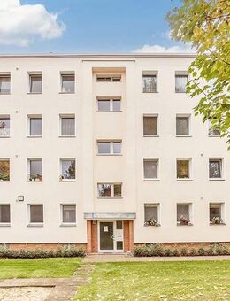 3,5-Zimmer-Hochparterre-Wohnung unweit der Rudower Altstadt - Berlin