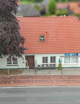 Großes Platzangebot schön saniert - Zetel