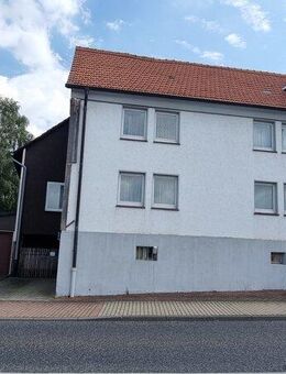 Zweifamilienhaus mit großer Scheune, zusätzlichen Pferdestallungen UND zusätzlichem Bauplatz sowie weiteren Nebengebäuden. - Lohfelden