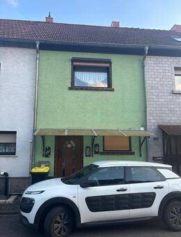 Renovierungsbedürftiges Reihenhaus in ruhiger Lage von Ludweiler zu verkaufen - die Alternative zur Eigentumswohnung - - Völklingen