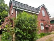 Einfamilienhaus mit 2 Wohneinheiten und großem Grundstück in Felde bei Kiel! OTTO STÖBEN GmbH - Felde