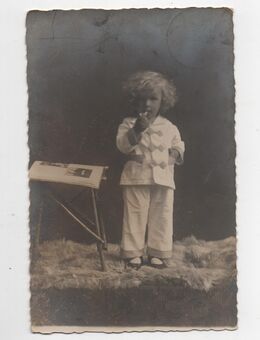 Altes Foto Kleines Mädchen. - Datteln