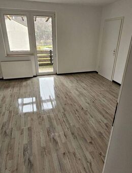 Gemütliche 3 Zimmer mit Balkon im 1. OG, Diemelsee-Adorf, Sudetenstraße 16, NEU RENOVIERT - Diemelsee