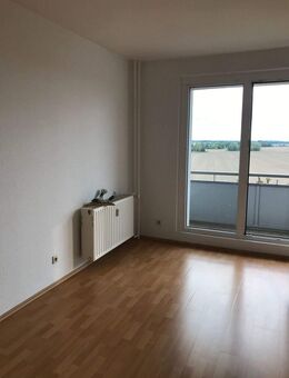 Schöne 2-Zimmer-Wohnung mit Balkon + EBK - Großenhain