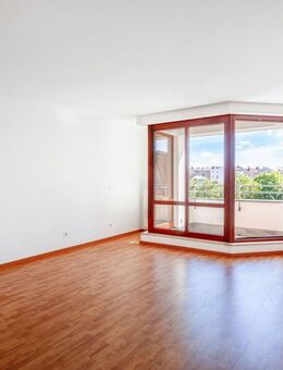 2-Zimmer-Wohnung mit großer Loggia und Tiefgaragenstellplatz - Berlin
