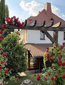 Schickes Wohnhaus mit Garagengrundstück - Löbau