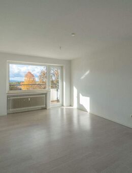 3-Zimmer-Wohnung - 75 m² Wfl. - Balkon - Aufzug - in Selb Plößberg - Selb