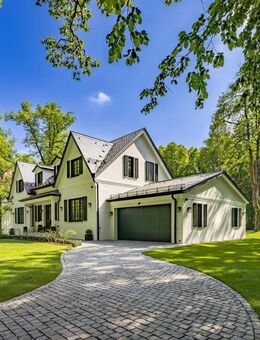 Luxus trifft Privatsphäre: Erstbezug Highend-Villenanwesen mit Lift, Heimkino, Spa und Weinkeller - München