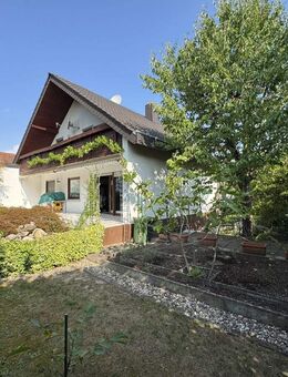 Idylle pur: Großzügiges Einfamilienhaus auf einem Eckgrundstück in begehrter Lage von Rülzheim - Rülzheim