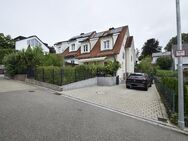 Doppelhaushälfte mit Terrasse und Garten + Einbauküche + Solaranlage + Stellplätze am Haus + ..... - Krumbach (Schwaben)