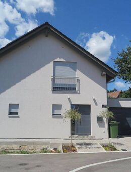 Moderne Eleganz trifft Energieeffizienz - Kampa KfW 40+ EFH mit Photovoltaik und Luxusausstattung - Happurg