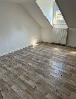 zu vermieten: geräumige Dachgeschosswohnung in Hamm Westen, Viktoriastraße 36 - Hamm