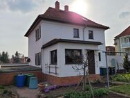 Attraktives Einfamilienhaus mit schönem Garten in ruhiger Lage mit Seebergblick - Gotha