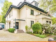 Exklusive Landhausvilla auf 2.100 m² Filetgrundstück mit Baureserve und privatem Schwimmteich - Berlin