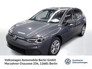 VW Golf, 1.5 TSI Life Allwetter, Jahr 2023 - Berlin