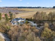 Alleinlage mit Panoramablick! Luxuriöse Architektenvilla mit Schwimmhalle und 7.847 m² Grundstück - Igensdorf