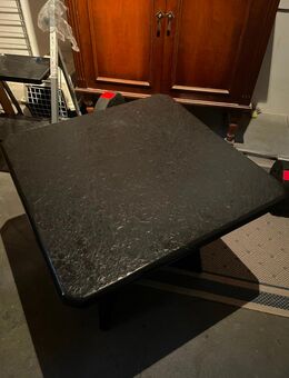 Massiver Couch/Beistelltisch aus Posidonienschiefer - Gescher (Glockenstadt)