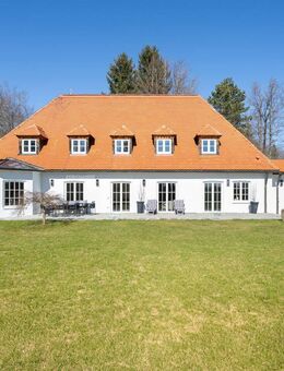 Erstbezug: Exquisit modernisierter Landsitz mit besonderem Charme, Alpenblick und hoher Privatsphäre - Icking
